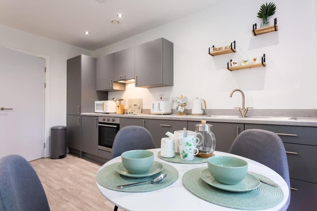 Polly'S Place Apartment Taunton & Free Off Road Parking & Wifi Екстер'єр фото