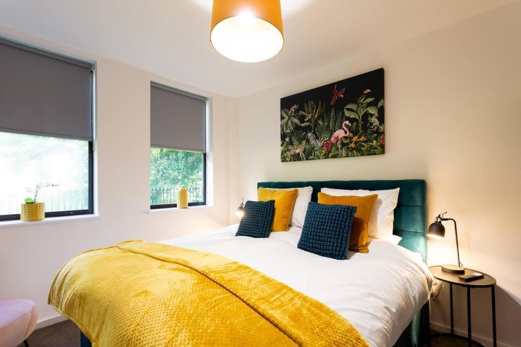 Polly'S Place Apartment Taunton & Free Off Road Parking & Wifi Екстер'єр фото