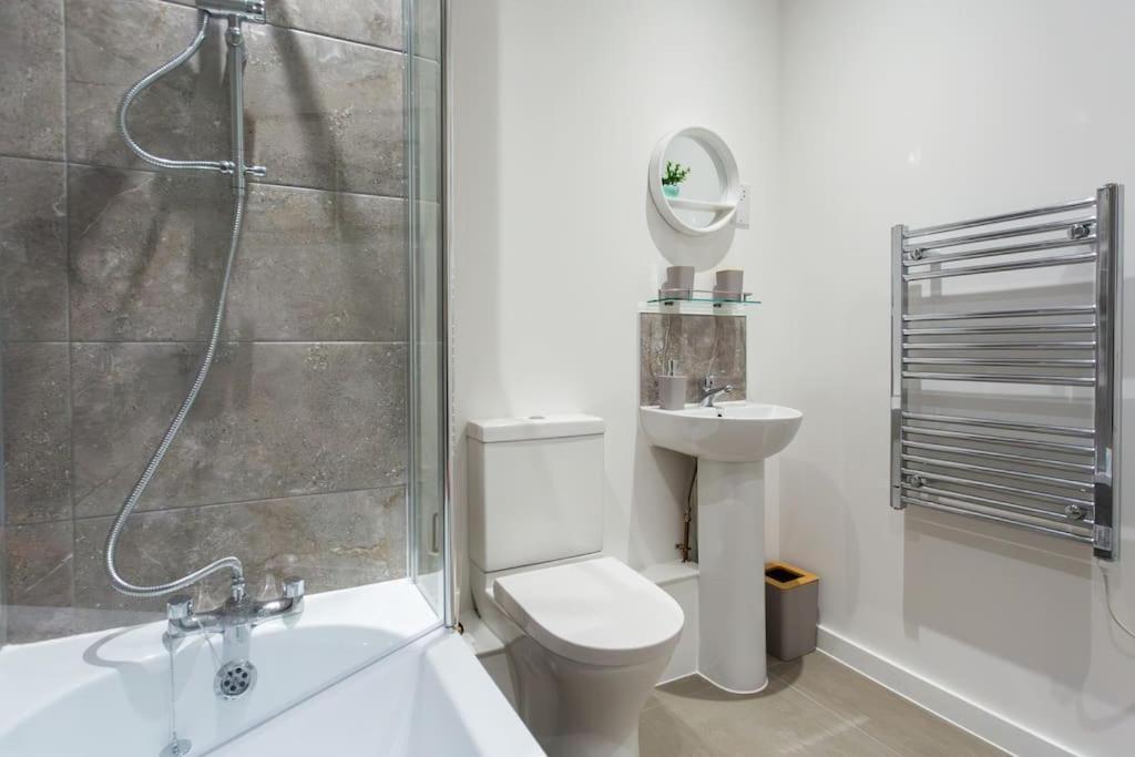 Polly'S Place Apartment Taunton & Free Off Road Parking & Wifi Екстер'єр фото
