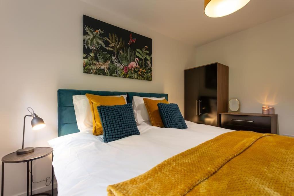 Polly'S Place Apartment Taunton & Free Off Road Parking & Wifi Екстер'єр фото